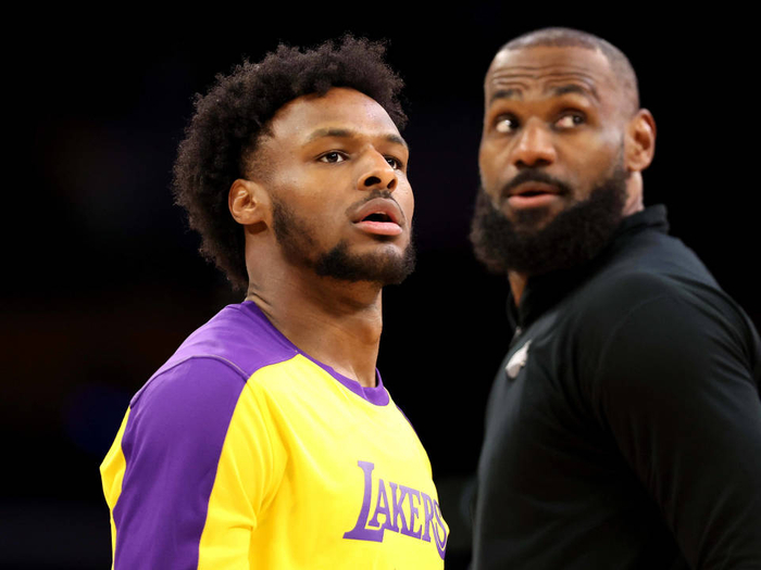 如意体育app-布朗尼本赛季年薪195万，实际到手有多少？说出来你可能不信|NBA|布朗尼·詹姆斯|勒布朗-詹姆斯|洛杉矶湖人队|nba_新浪体育_新浪新闻